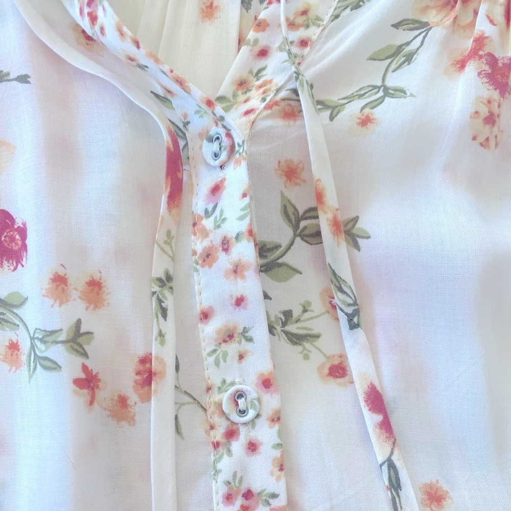 NWOT LOVESTITCH Ruffle Sleeveless Blouse - Picture 14 of 14